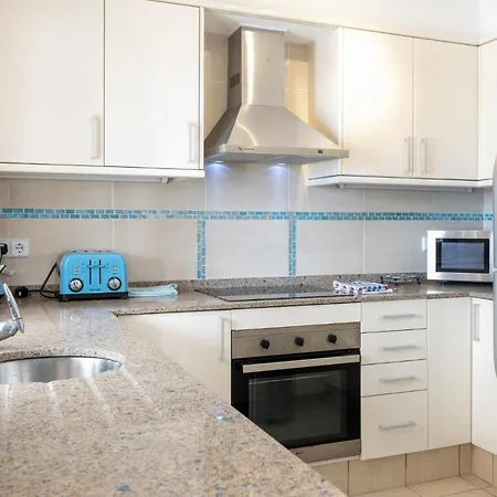 Margarita Βίλα *