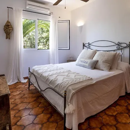 Margarita Βίλα *